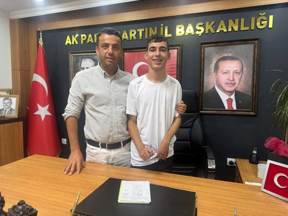 TÜRKİYE’NİN EN GENÇ ÜYESİ 