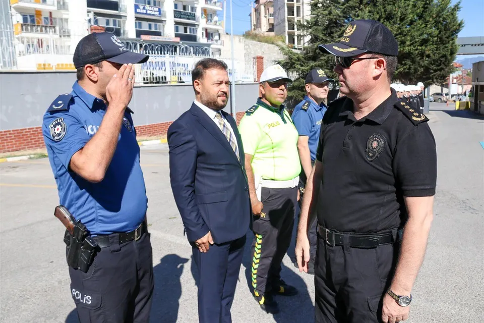 GÖREVE BAŞLADI