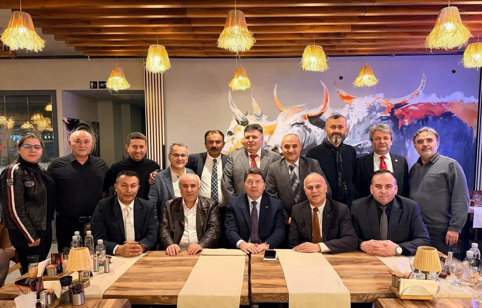 TUNÇ, LİSE ARKADAŞLARIYLA BULUŞTU