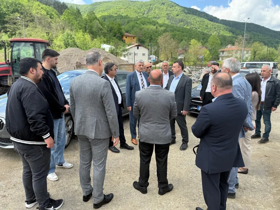 CEMAL AKIN, HASANKADI’DA