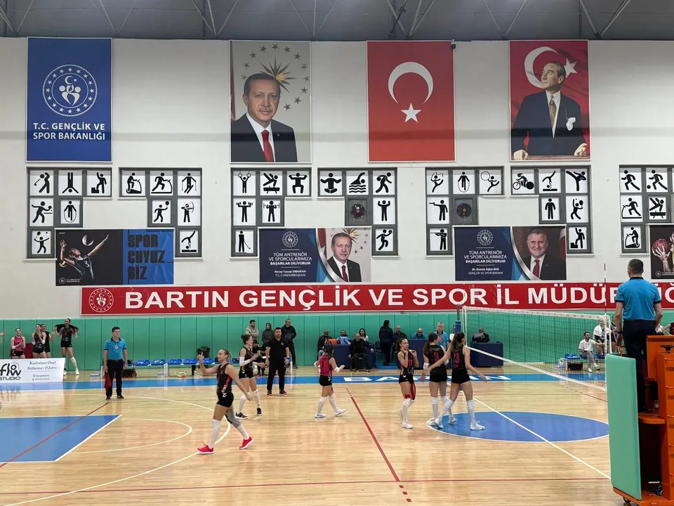 UYAN BARTIN, SULTANLAR DESTAN YAZIYOR!