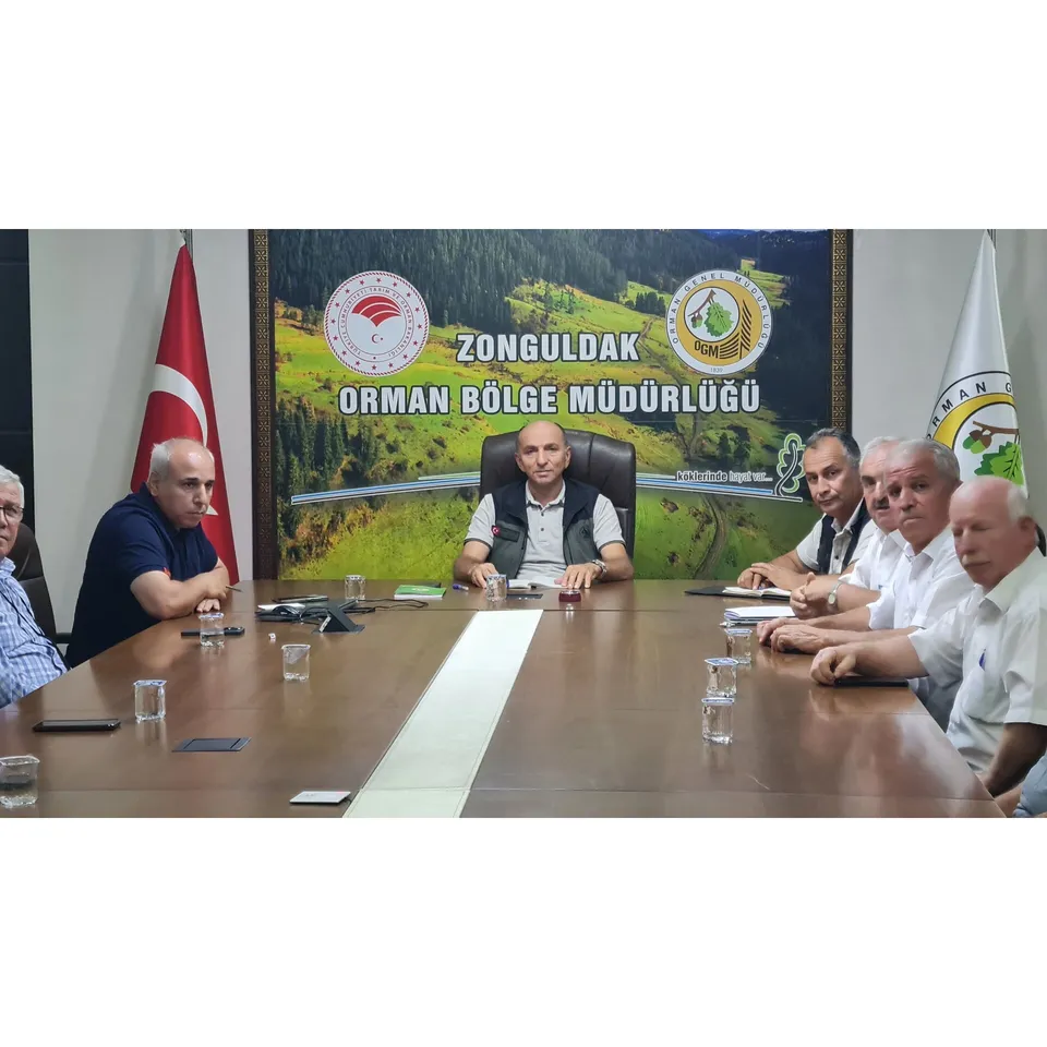 BÖLGE MÜDÜRÜ KÖYLÜYLE BULUŞTU