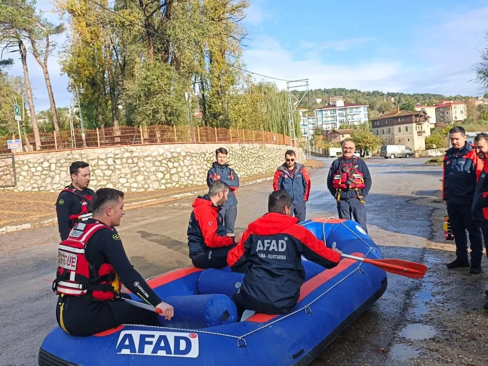 AFAD’DAN SU ÜSTÜ ARAMA KURTARMA EĞİTİMİ