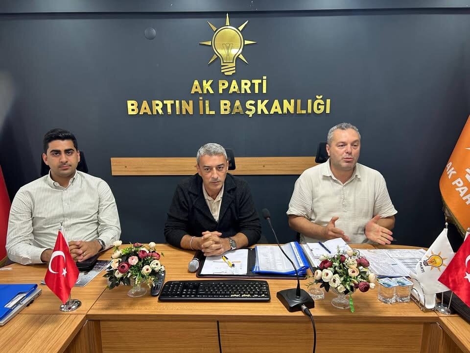 AK PARTİ TOPLANDI