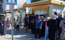 BELEDİYE 8 BİN EKMEK DAĞITTI