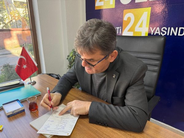 ÜYE KAYDINI İL BAŞKANI ALDI