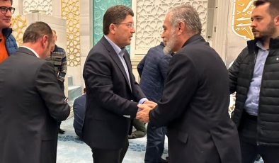 TUNÇ’TAN İLK TERAVİHTE BİRLİK VE KARDEŞLİK MESAJI 