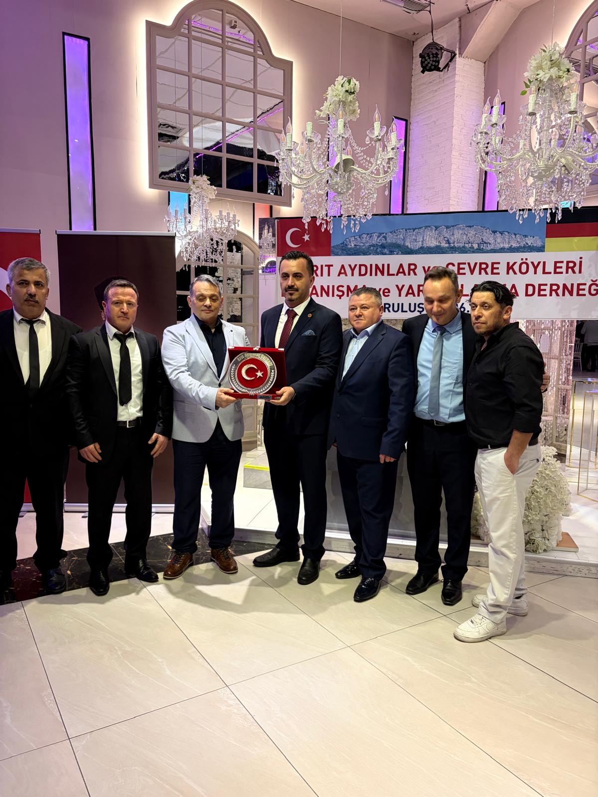 BAŞKAN GURBEÇİLERLE BULUŞTU