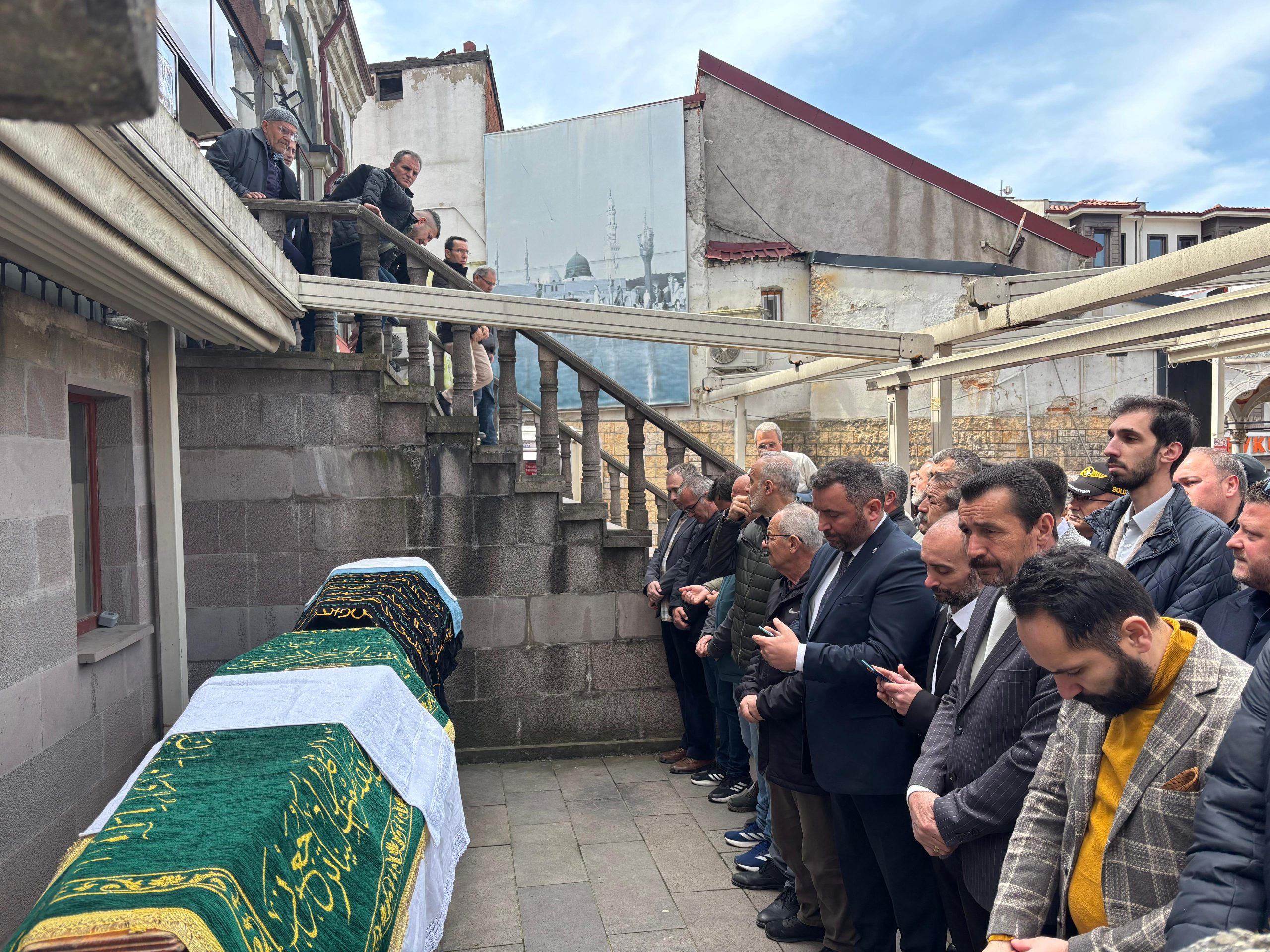 MUSTAFA DİNÇ SON YOLCULUĞUNA UĞURLANDI