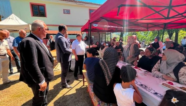 BAŞKAN DERECİK’TEKİ AŞURE PROGRAMINA KATILDI