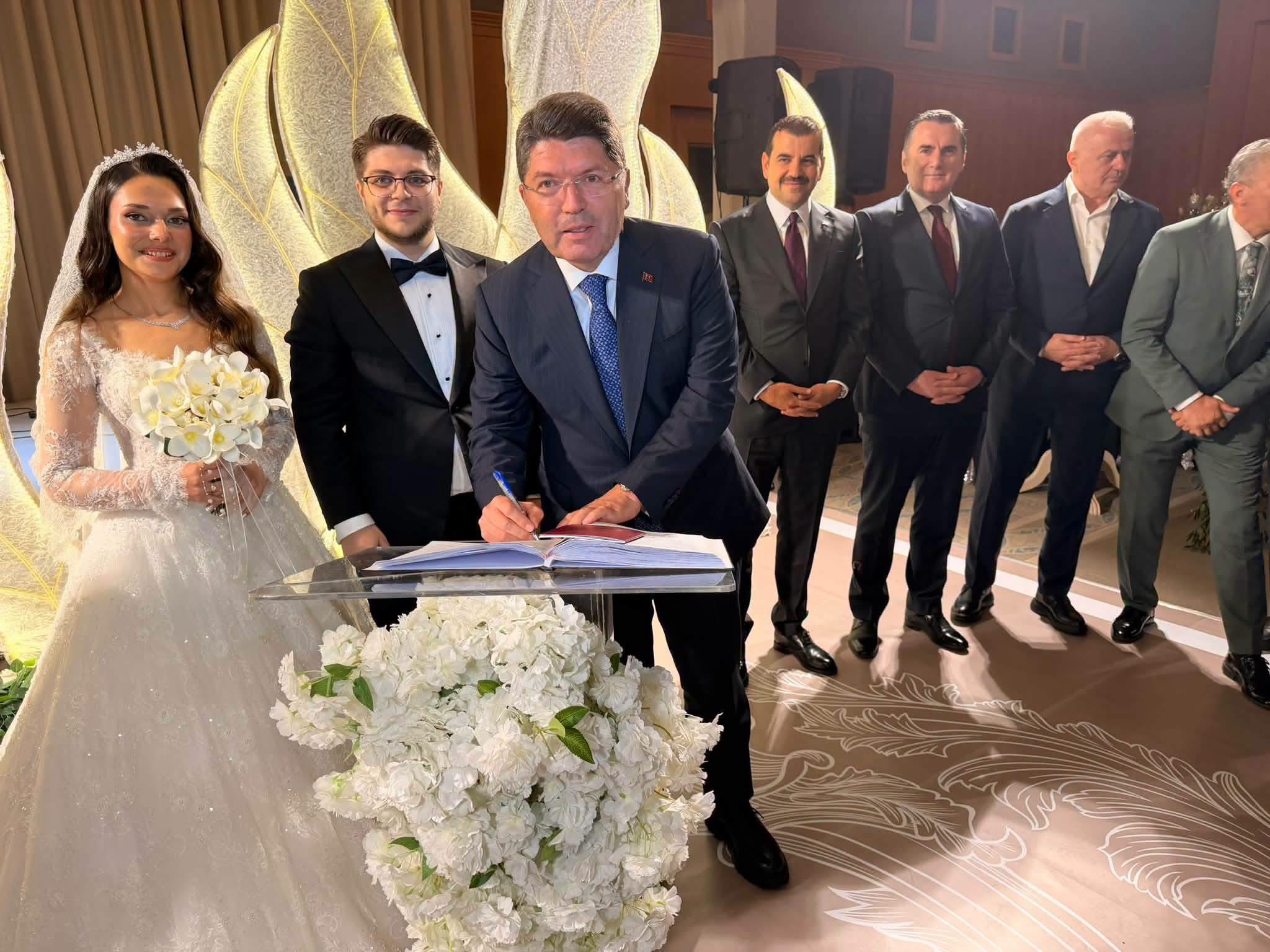 TUNÇ, YEĞENİNİN NİKAH ŞAHİDİ OLDU